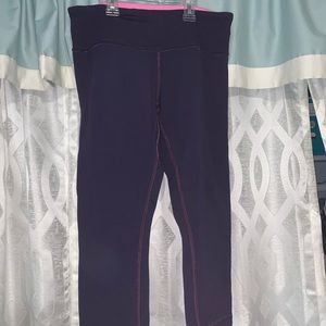 LULU LEMON REVERSIBLE LEGGINGS !